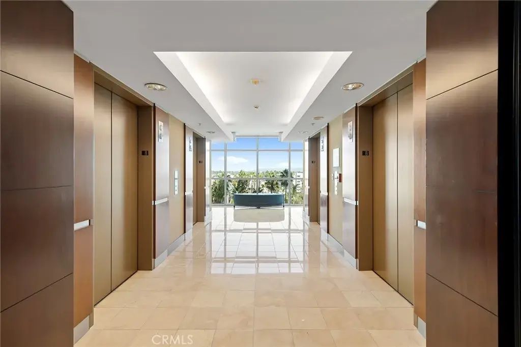 13700 Marina Pointe, Marina Del Rey