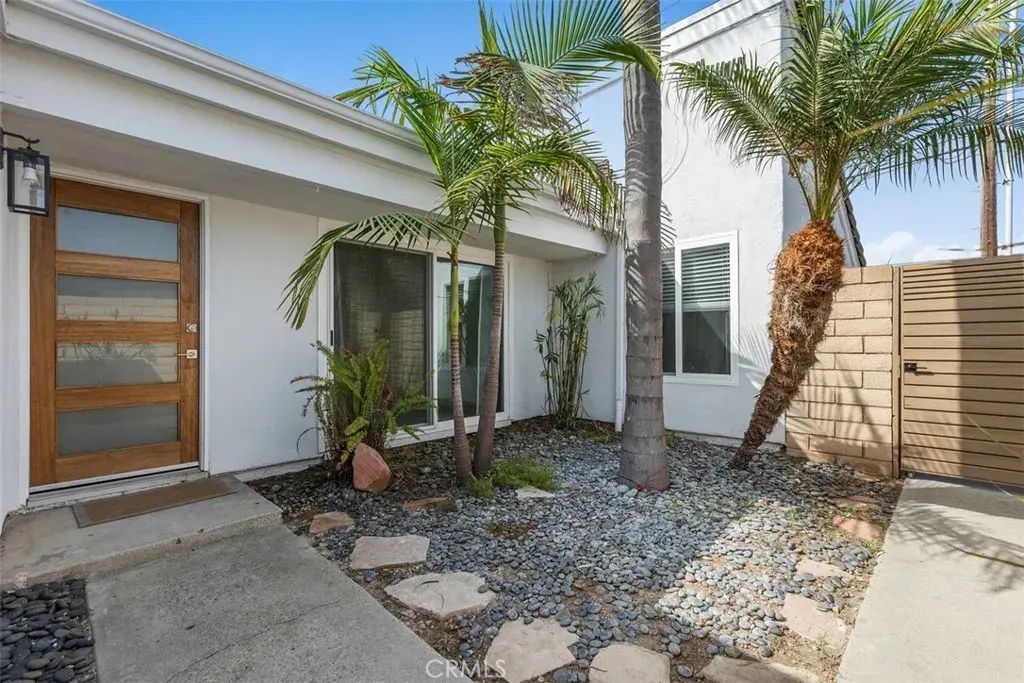 1916 Delaware, Huntington Beach