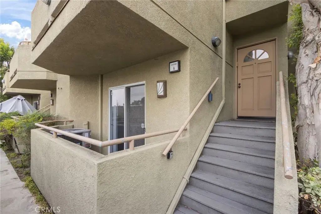 15361 Hunsaker Avenue A, Paramount