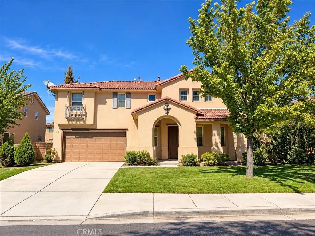 2233 Avenida Del Mar, Lancaster