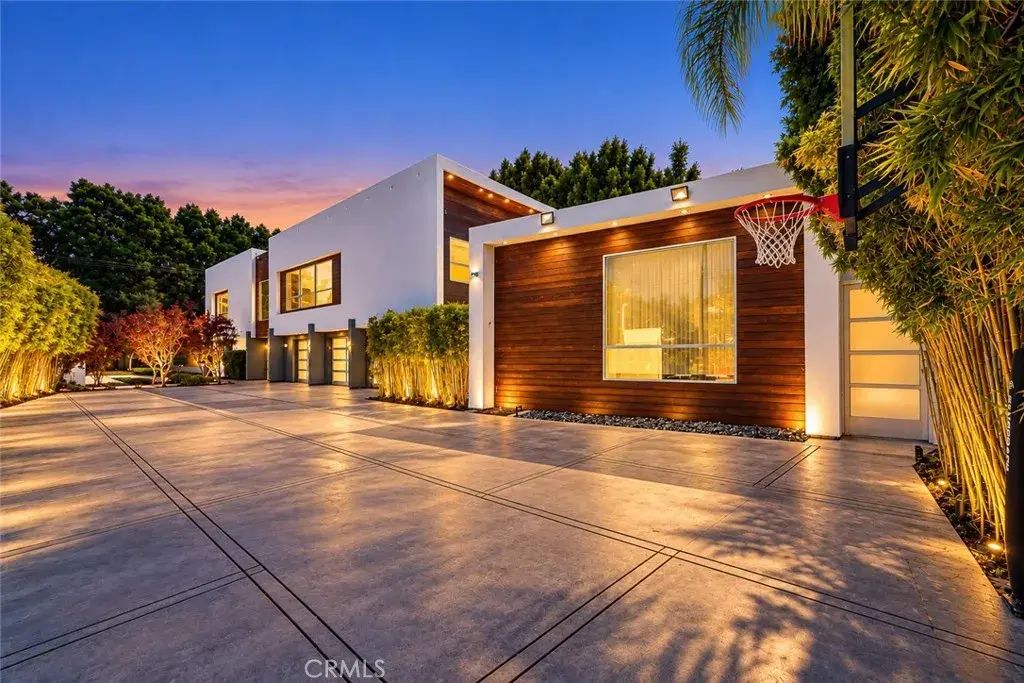 4757 White Oak Avenue, Encino