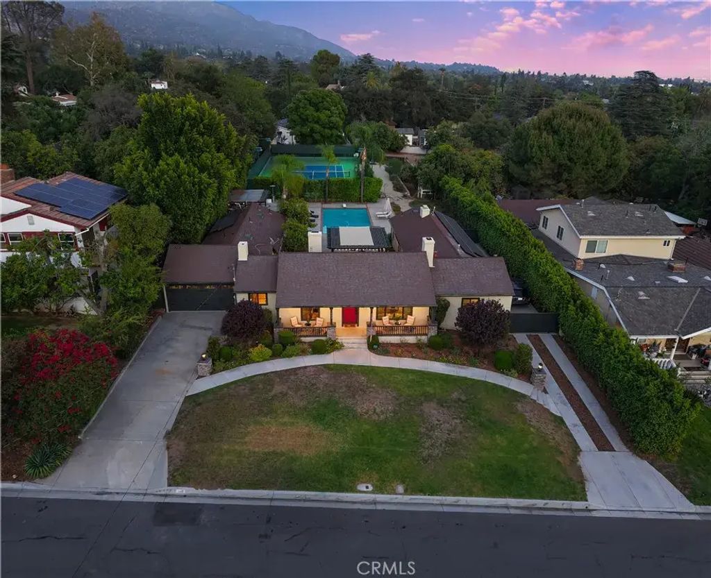 302 Highland Place, Monrovia