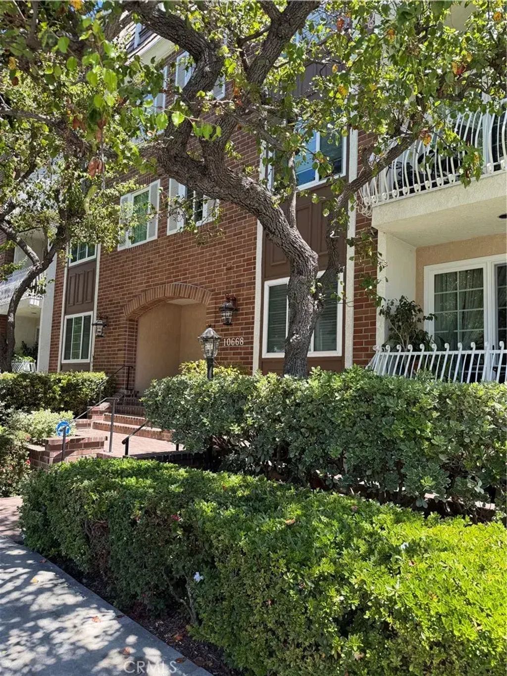 10668 Eastborne 203, Los Angeles