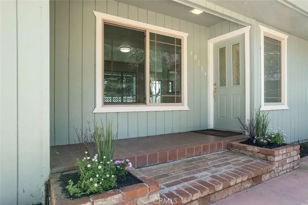 3010 South Lake Drive, Kelseyville