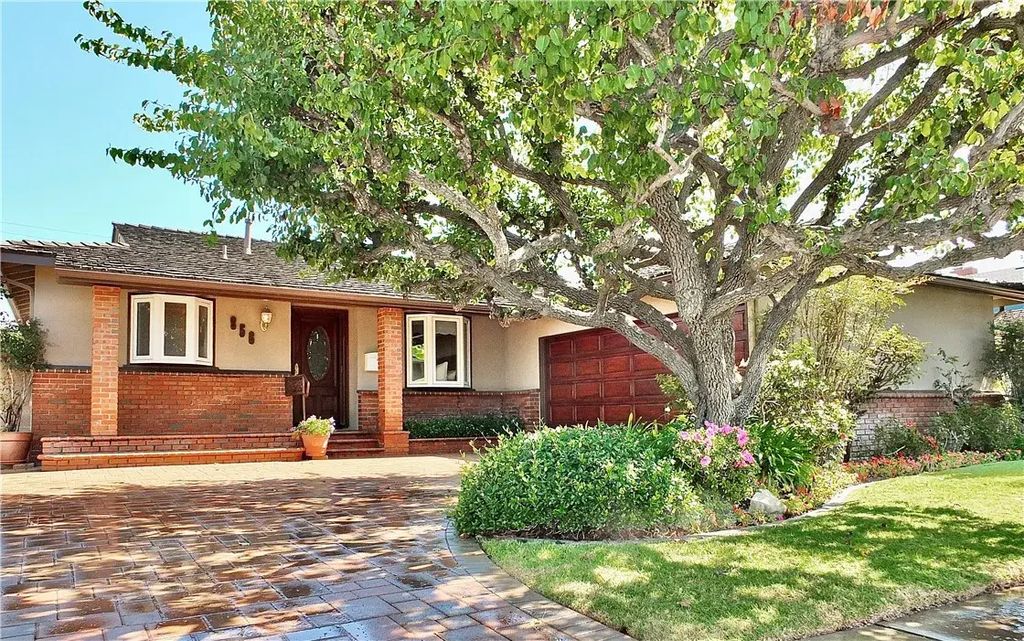 856 Roxanne, Long Beach