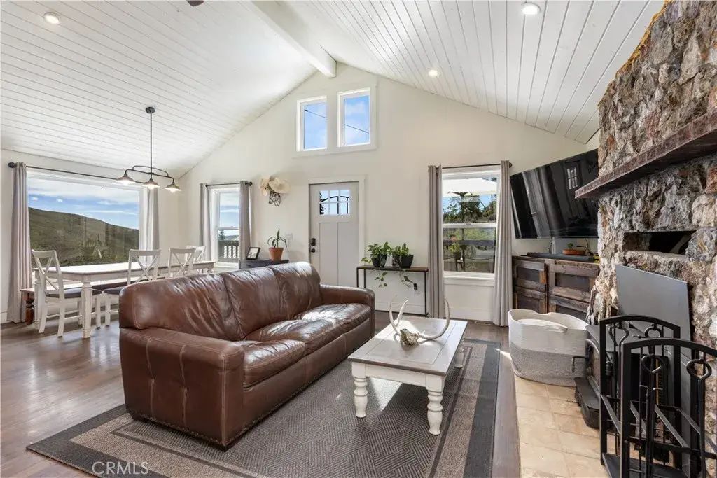 17390 Parnassus Road, Middletown