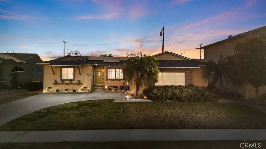 1136 W Edna Place, Covina
