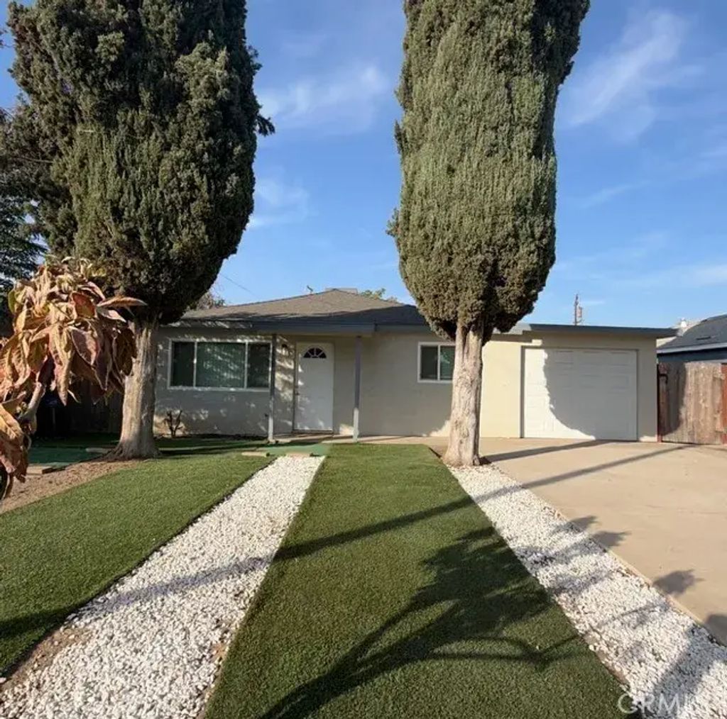 1329 W 7th, Merced