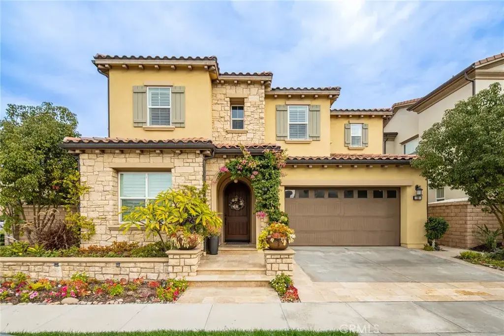 10 Tomango, Lake Forest