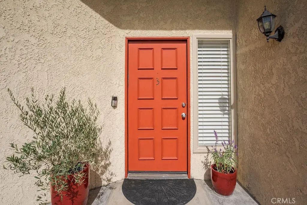 1881 Alpha Road 3, Glendale