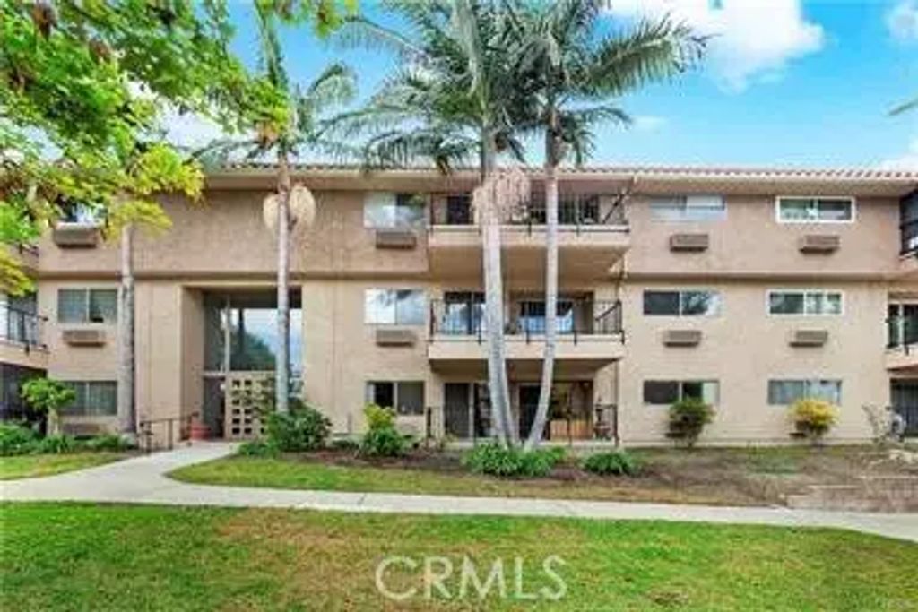 2354 Via Mariposa West 2f, Laguna Woods