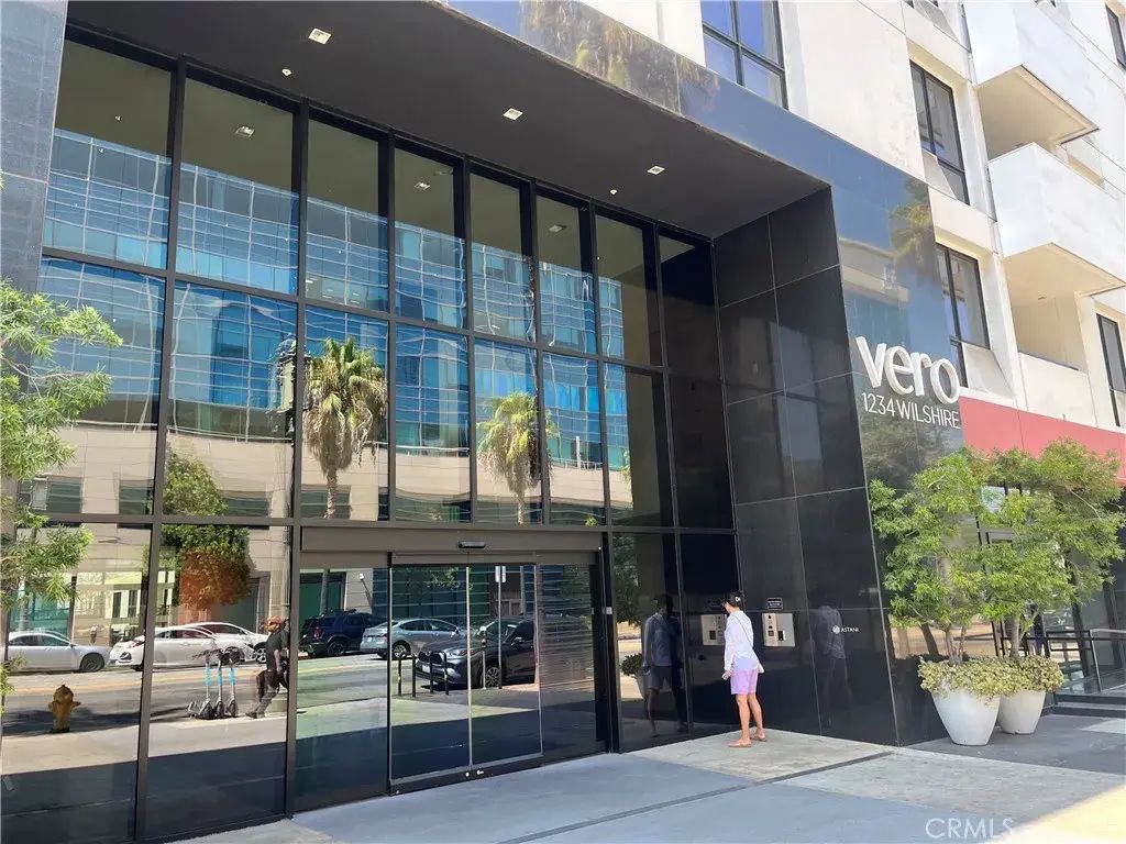 1234 Wilshire Blvd. 519, Los Angeles