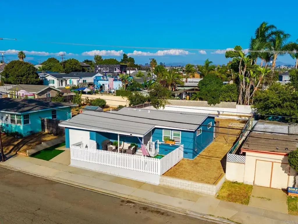 3575 Waco Street, 