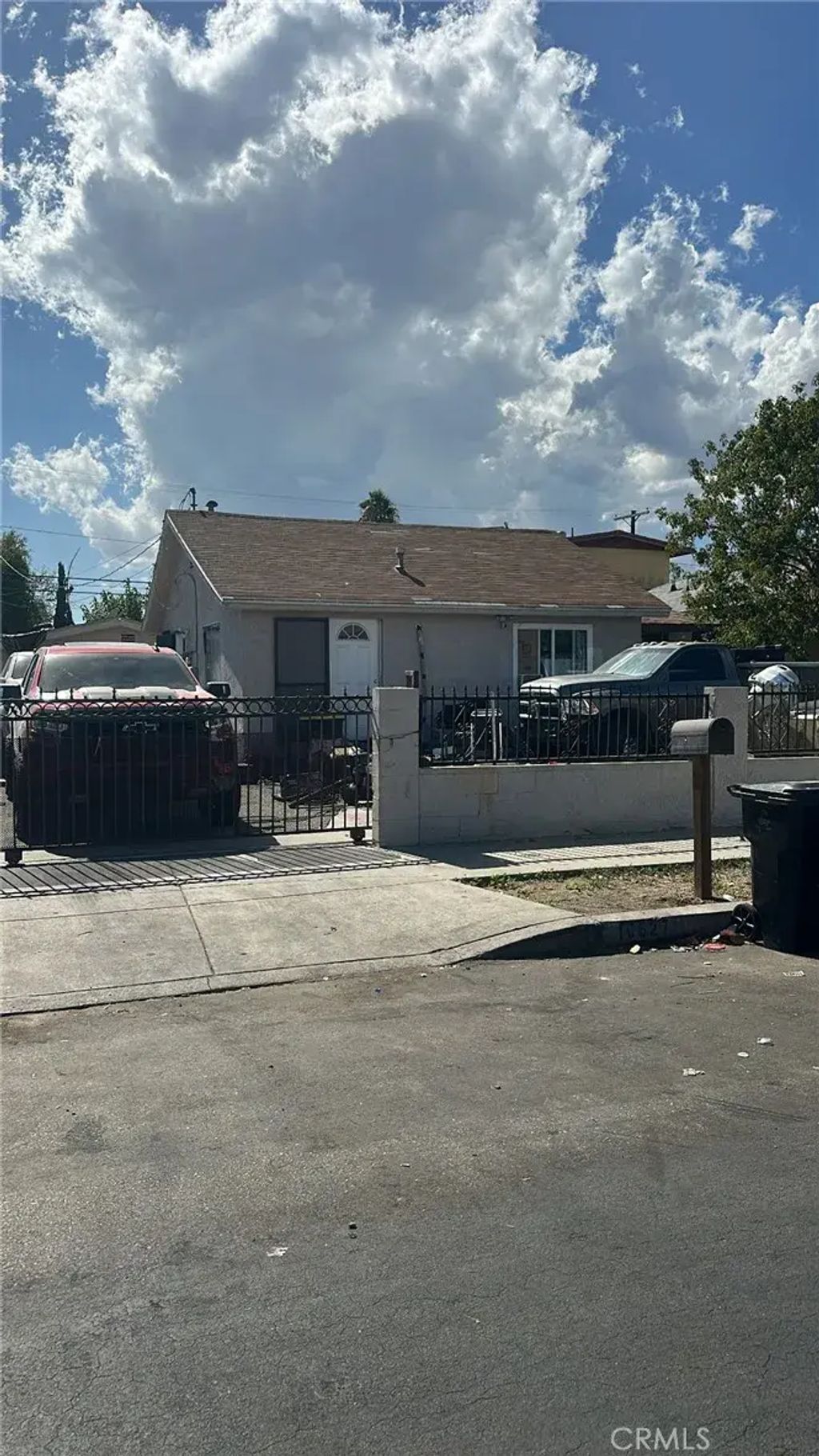 10627 Ilex, Pacoima
