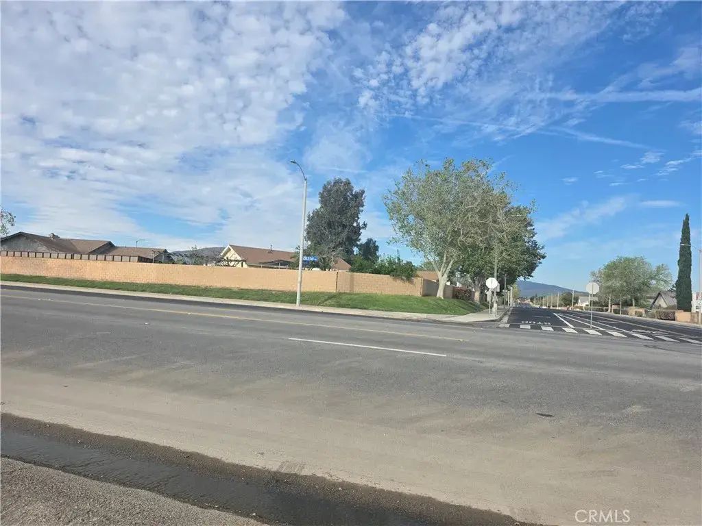 28 E Avenue R8, Palmdale