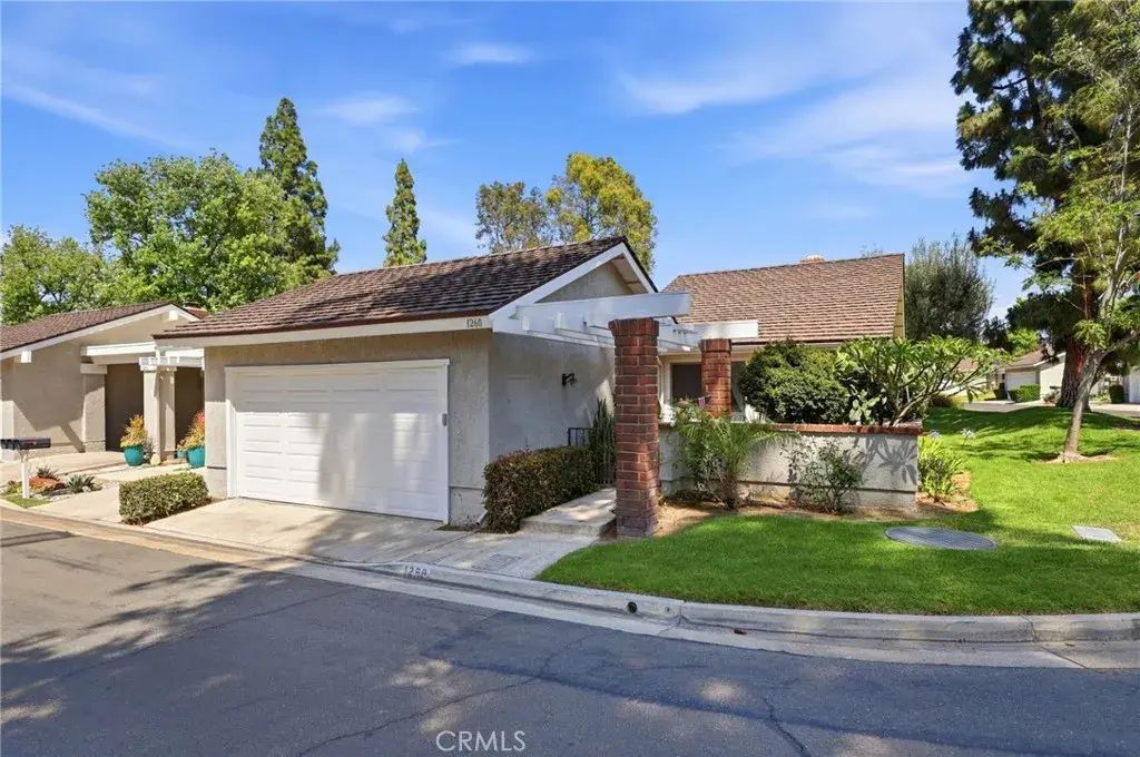 1260 Tiburon, Placentia