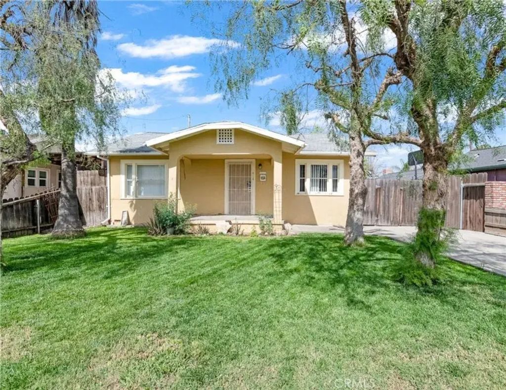 414 W Cameron, Hanford