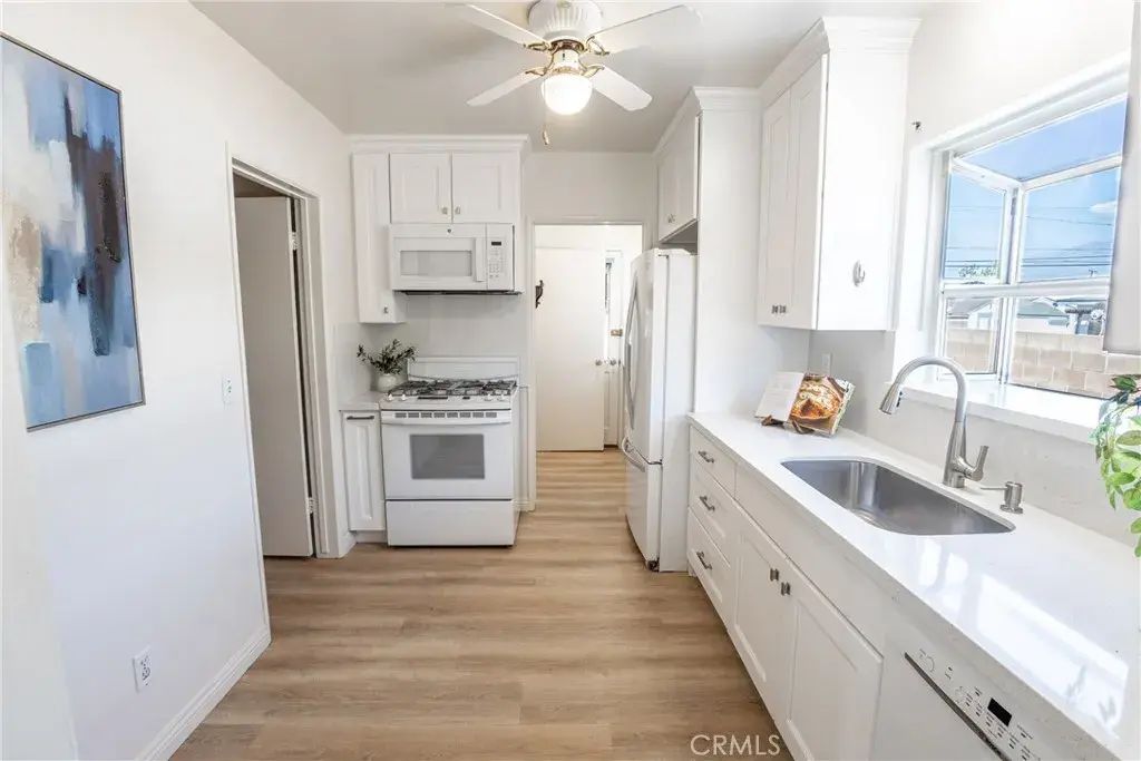 1271 S Bender Avenue, Glendora