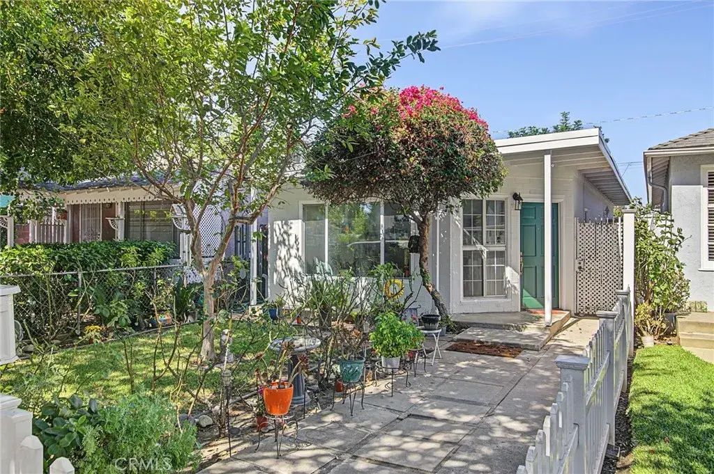 2905 W Chandler Boulevard, Burbank