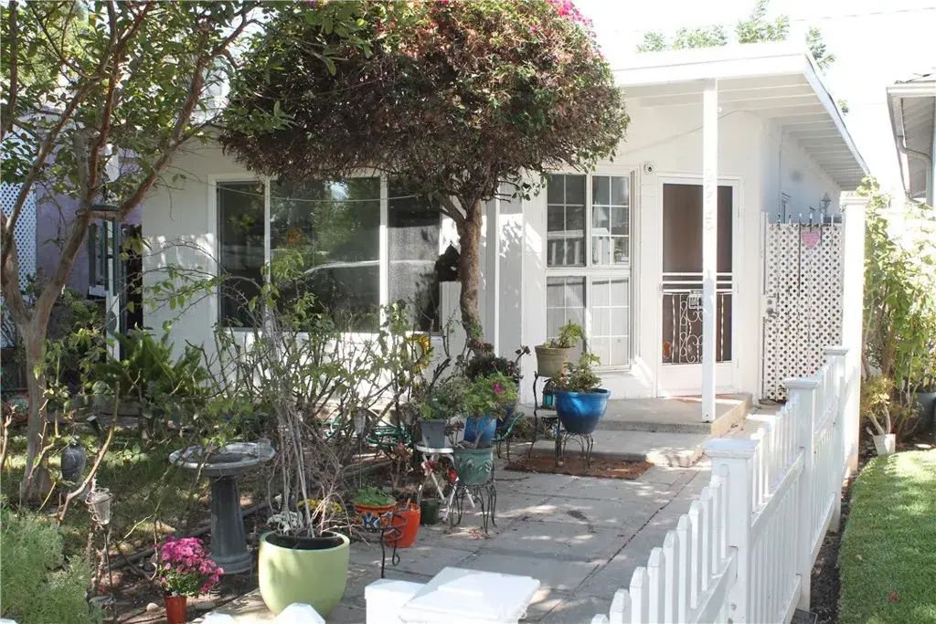 2905 W Chandler Boulevard, Burbank