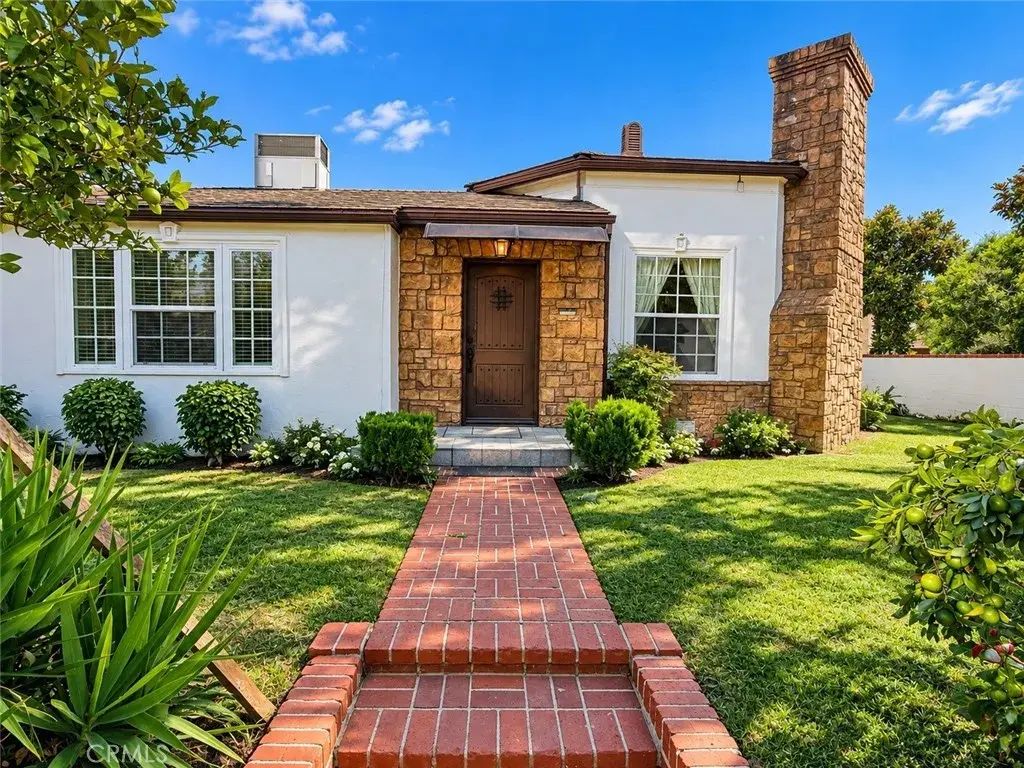 3781 Laurel Canyon, Studio City