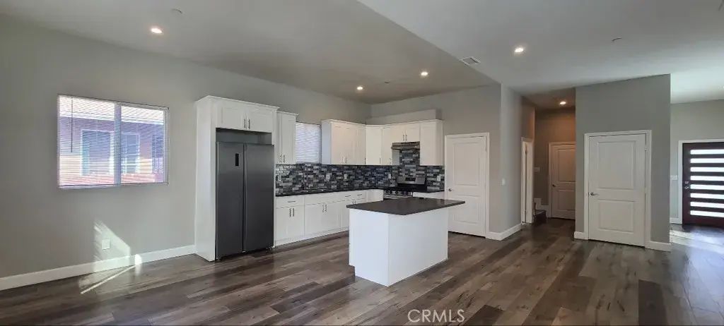 866 E 46th, Los Angeles