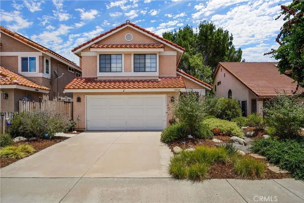 3866 Lost Springs Drive, Calabasas
