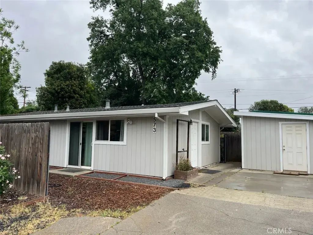 573 White, Chico