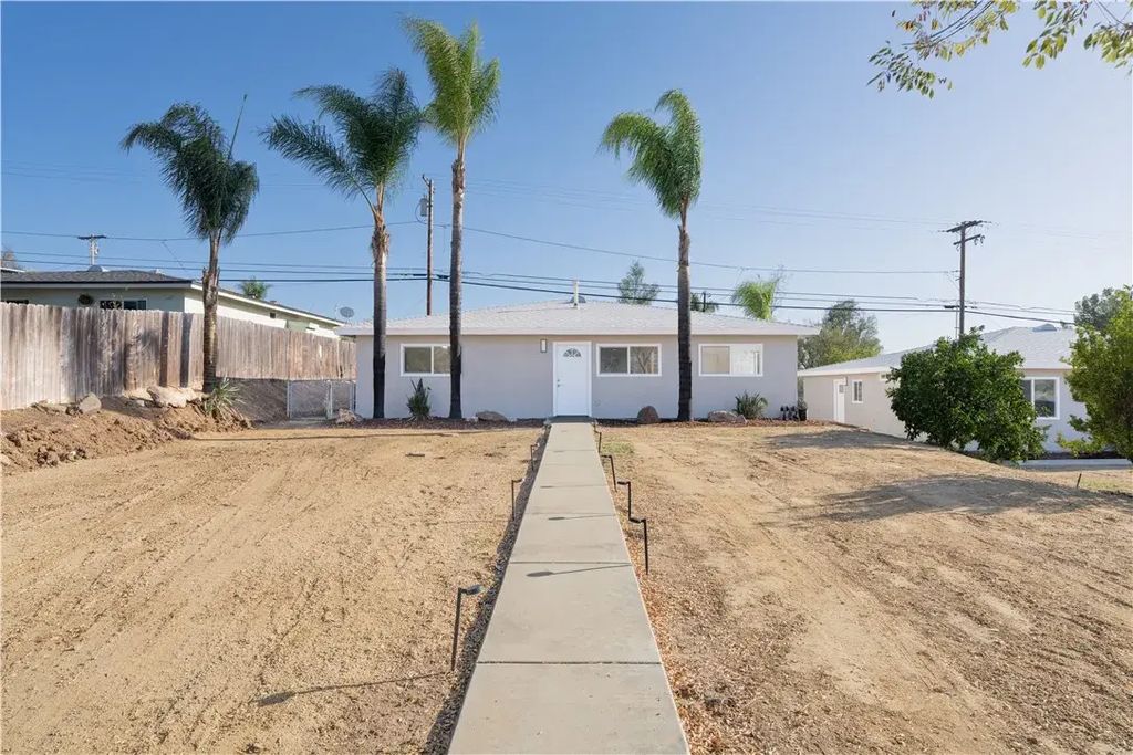 723 Amigos Road, Ramona