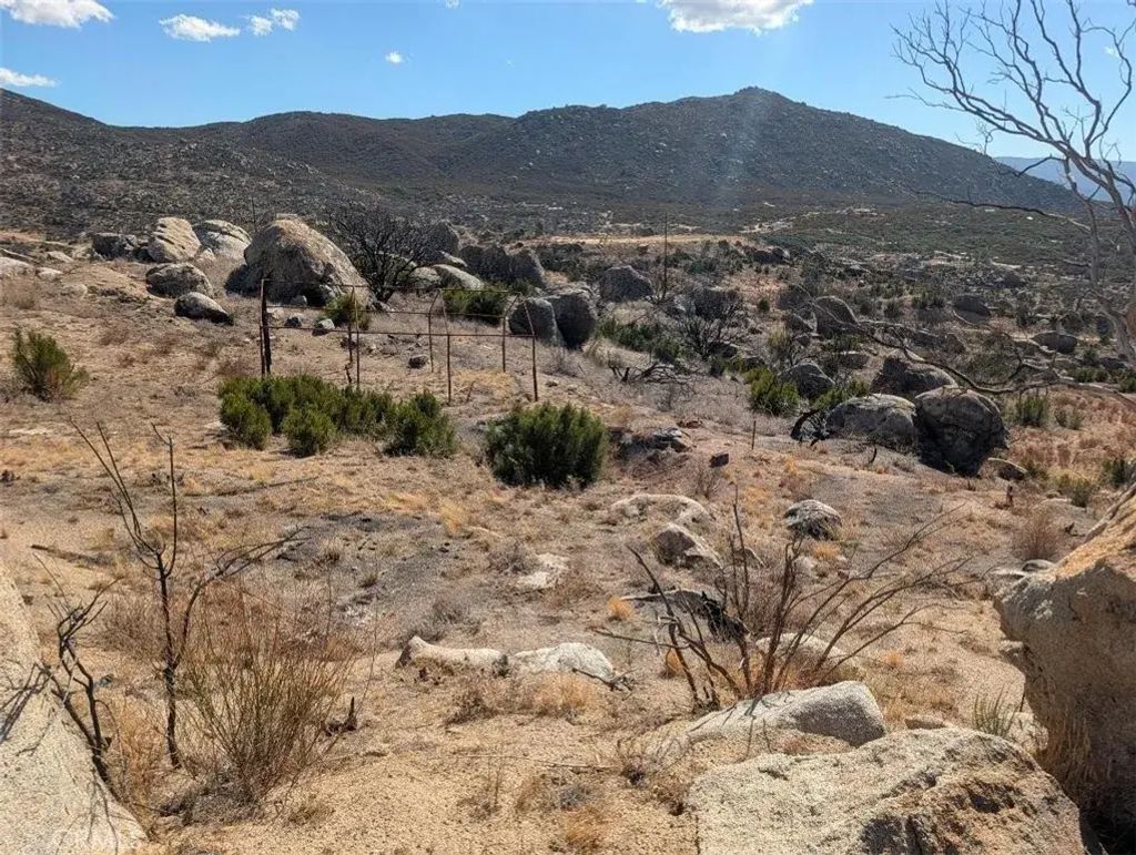 52080 Tule Peak, Aguanga