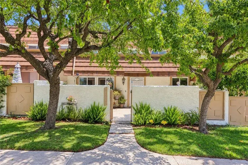10161 Larwin Avenue 3, Chatsworth