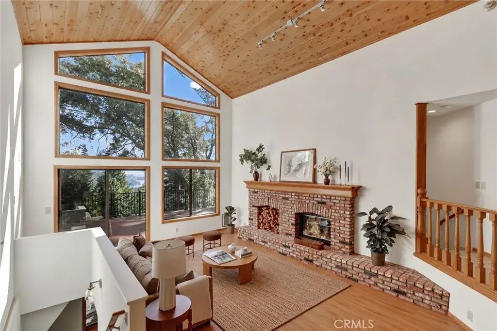 229 Shasta, Lake Arrowhead