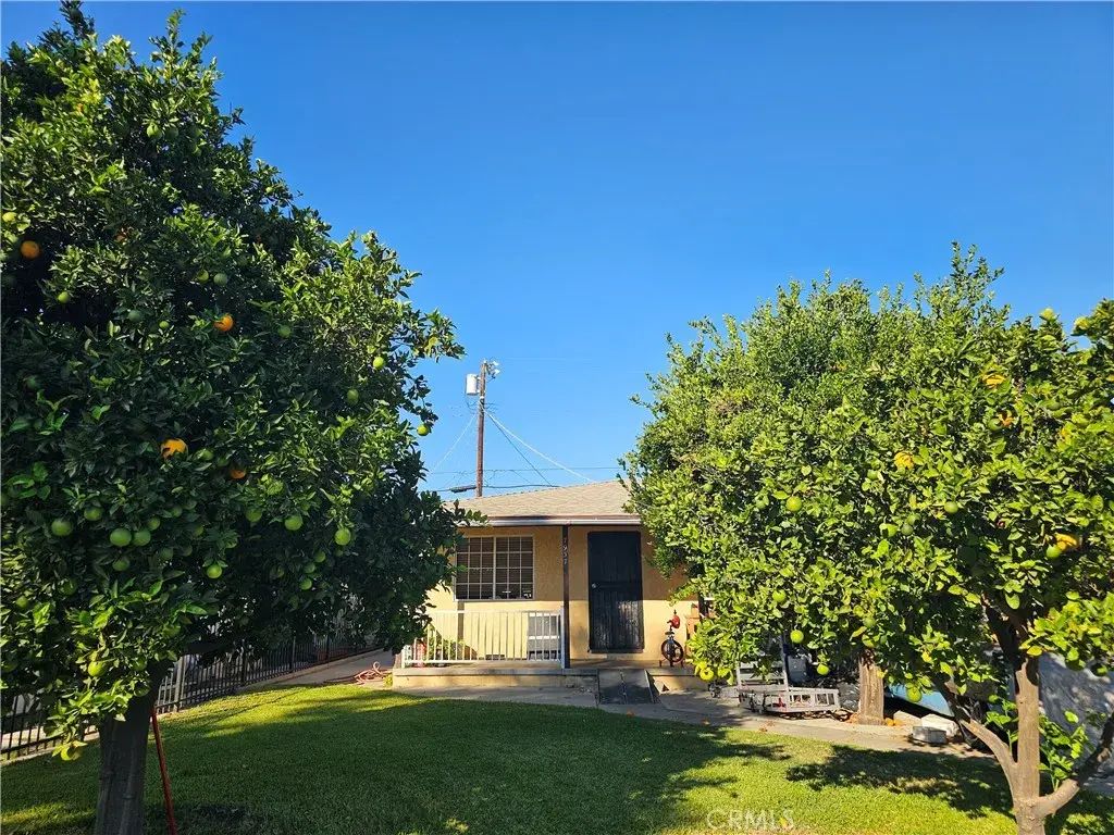 7937 Woodman, Panorama City