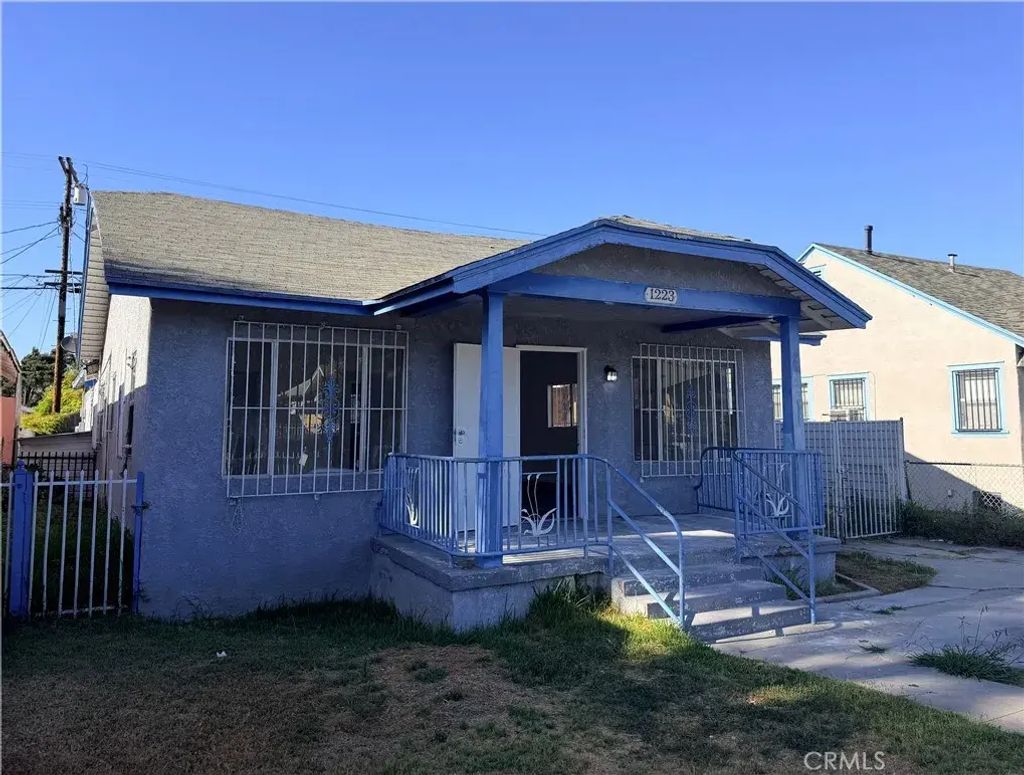1223 W 69th, Los Angeles