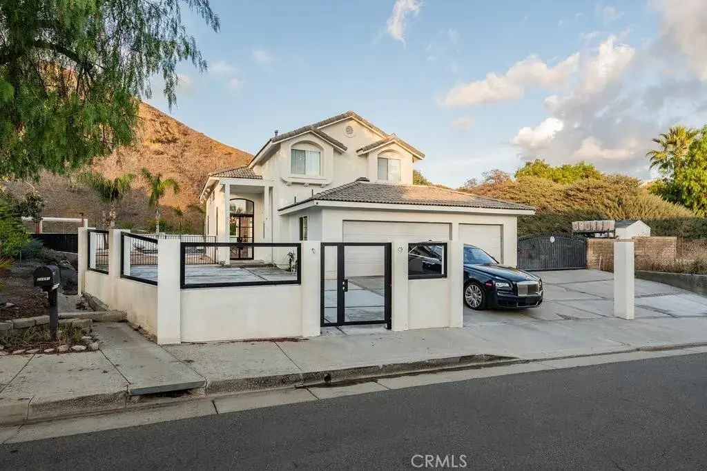 28491 Nicholas Circle, Saugus