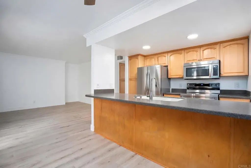 4222 Menlo Avenue 28, 