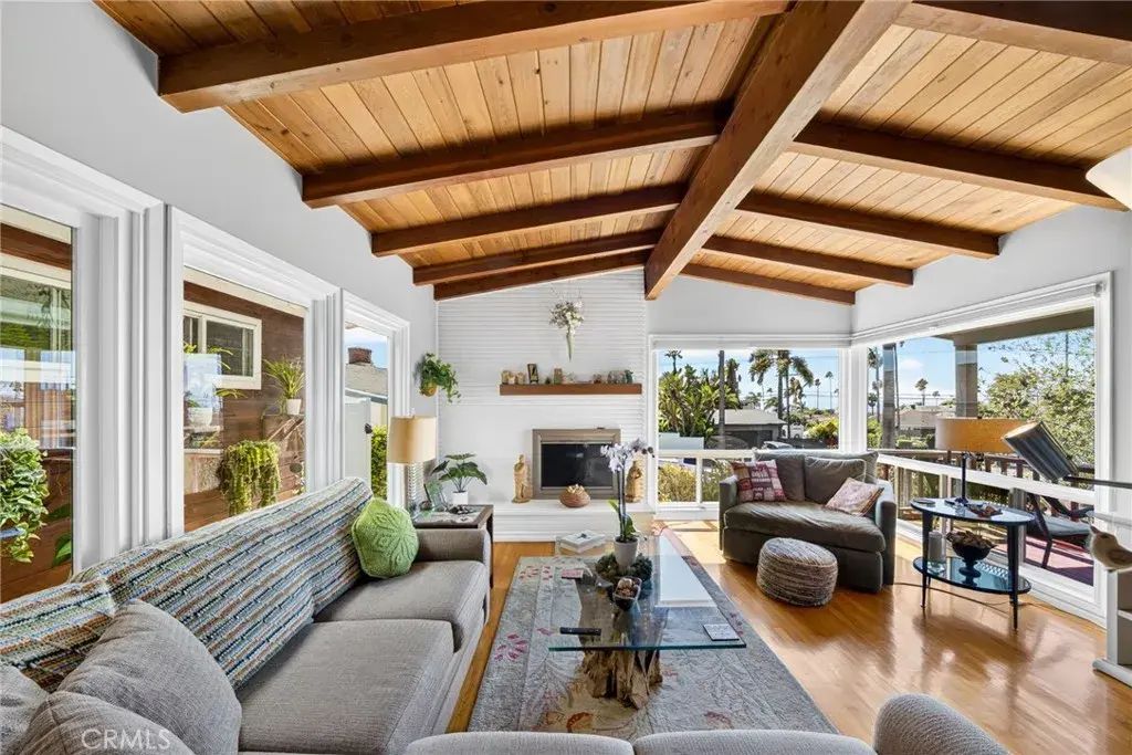 2320 Anabas, San Pedro