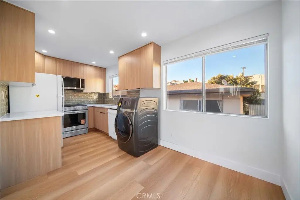 936 Centennial 7, Los Angeles