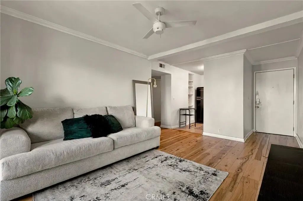 460 Golden Avenue 320, Long Beach