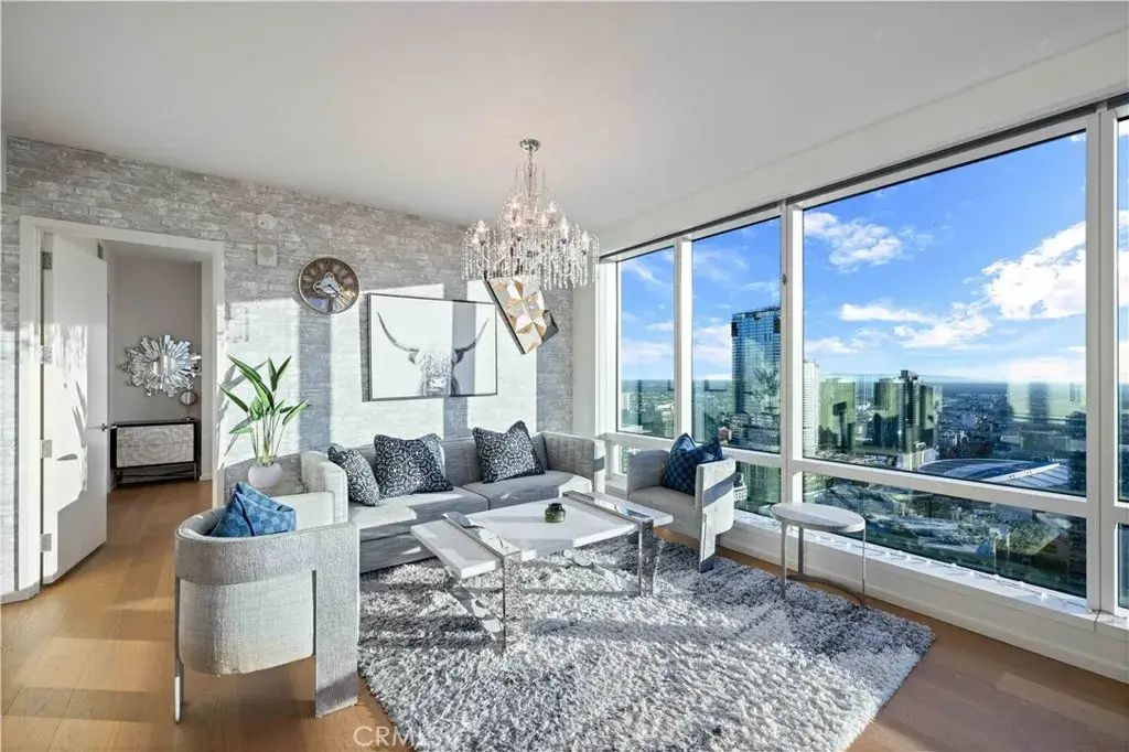 877 Francisco St 4111, Los Angeles