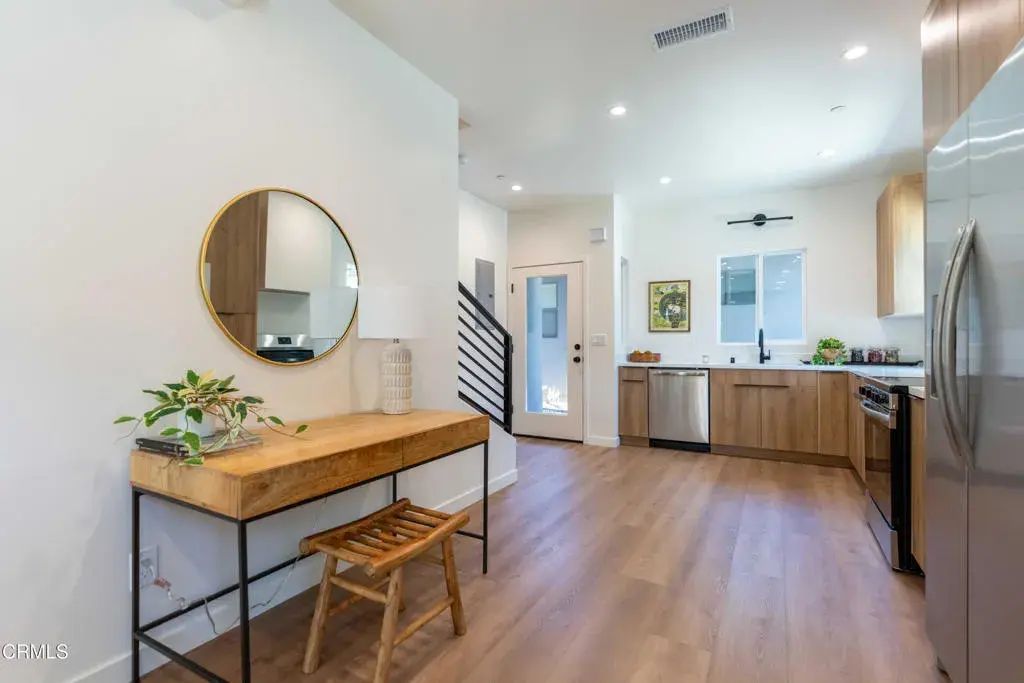 2222 Dorris Place, Los Angeles