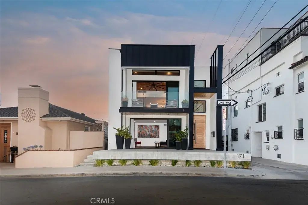 171 Savona Walk, Long Beach