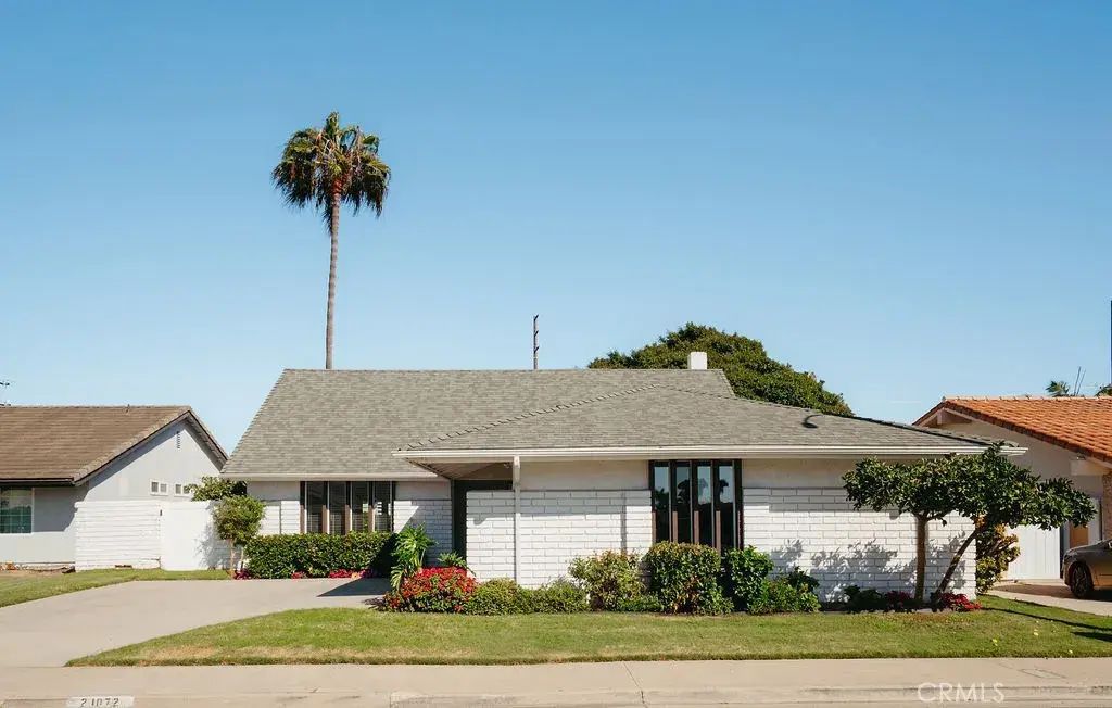 21072 Amberwick, Huntington Beach