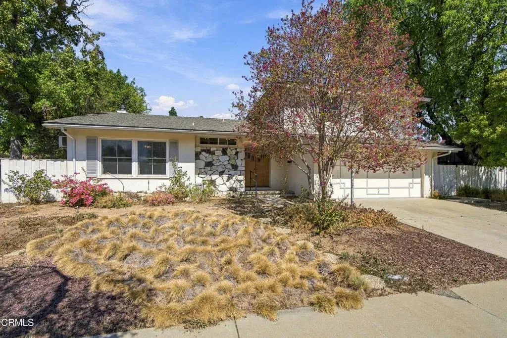 20601 Kingsbury Street, Los Angeles