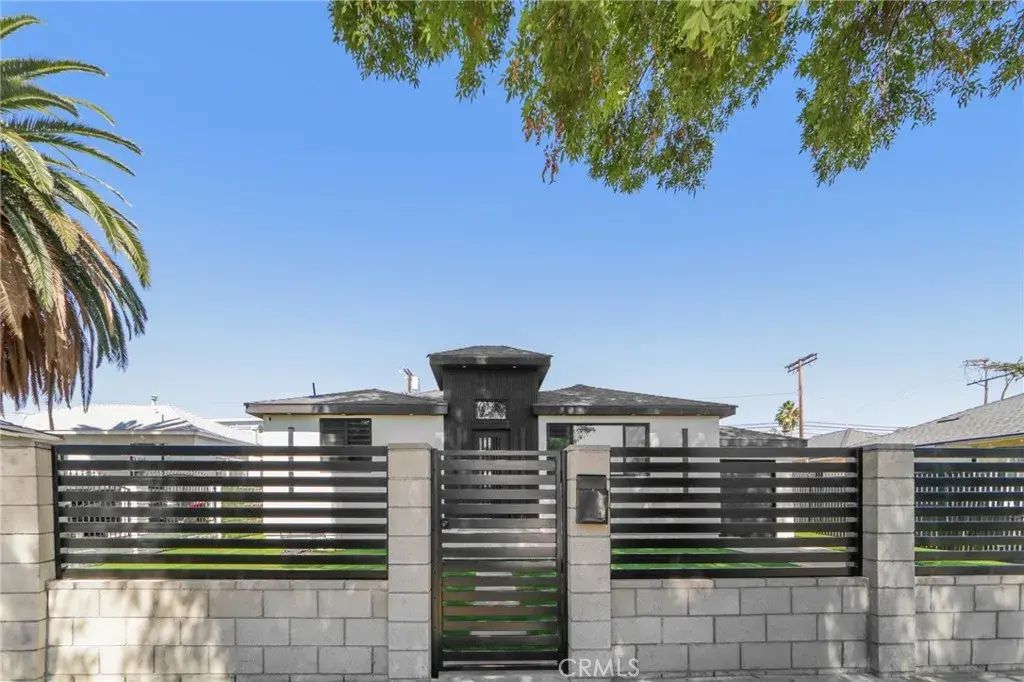 14235 Burton, Panorama City