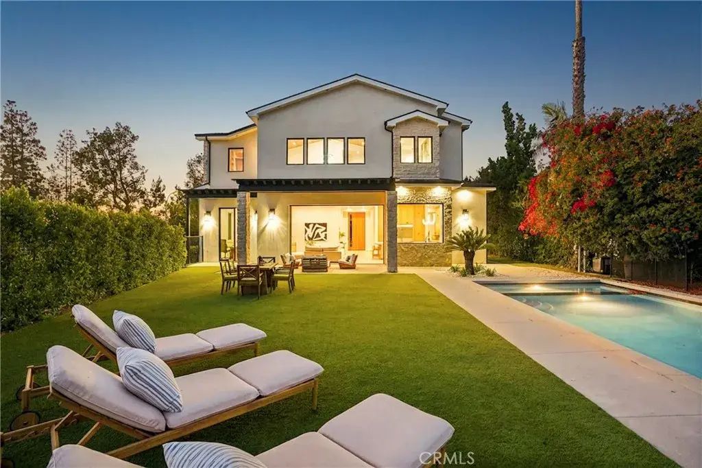 17354 Toquet Drive, Encino