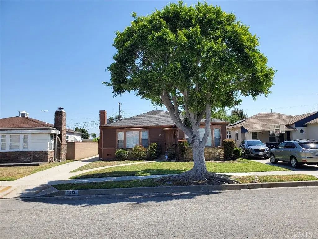 2912 W 82nd Place, Inglewood