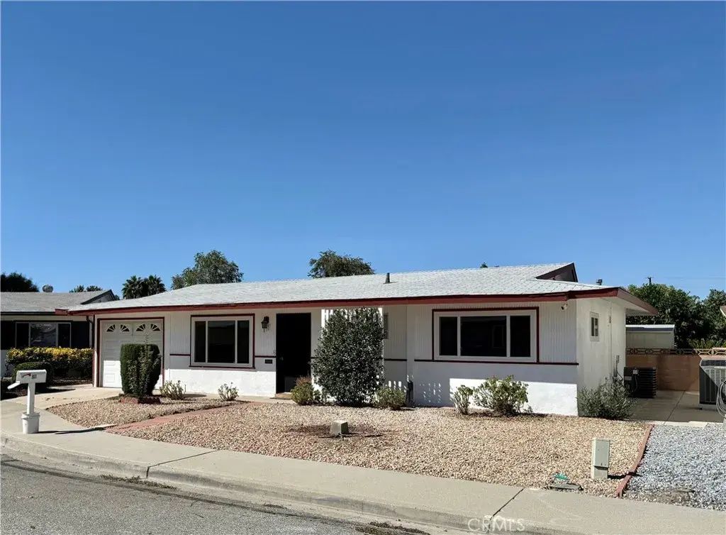 811 Majela, Hemet