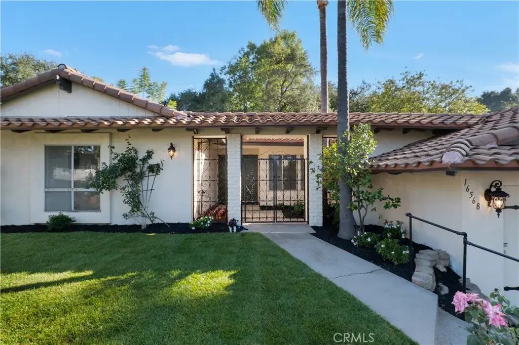 16568 Goldenrod Place, Encino