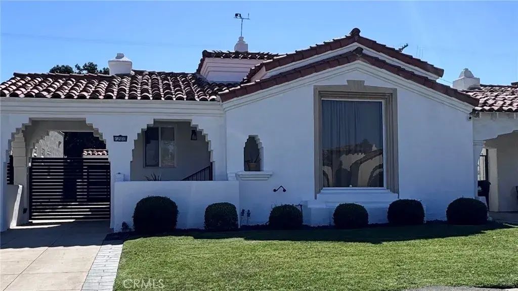 1260 W 81st, Los Angeles